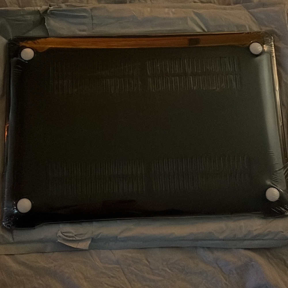 NWOT PRO 13.3 LAPTOP CASE/ SKIN - Picture 4 of 7